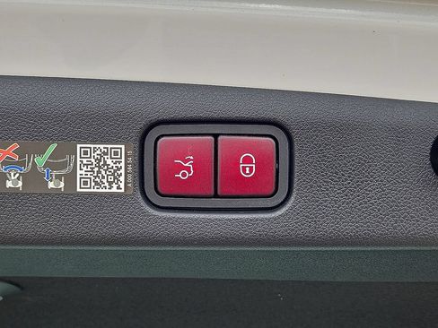 Used 2024 Mercedes-Benz E 350 4MATIC Sedan image 15