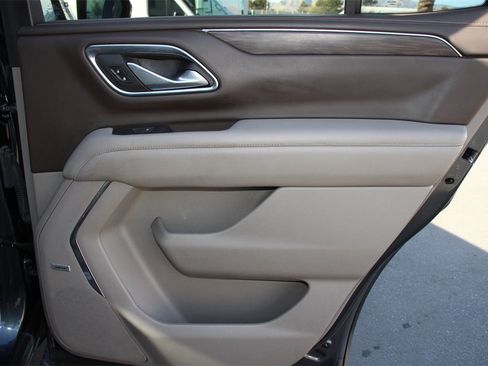 Used 2021 Chevrolet Tahoe Z71 w/ Rear Media and Nav Package image 27