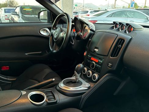 Used 2014 Nissan 370Z Coupe RWD image 26
