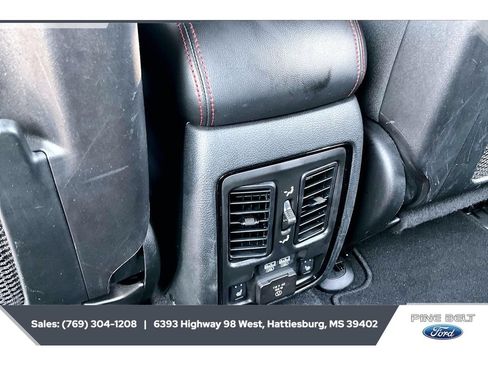 Used 2025 Dodge Durango GT AWD/4WD image 25
