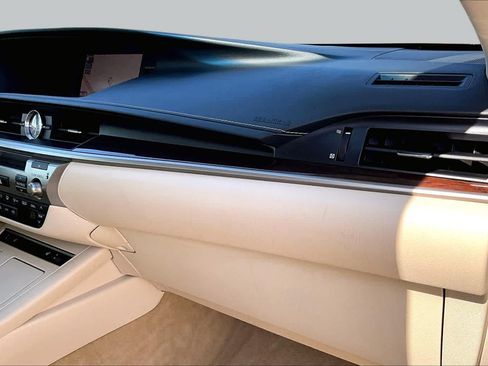 Used 2013 Lexus ES 350 w/ Premium Pkg FWD image 17