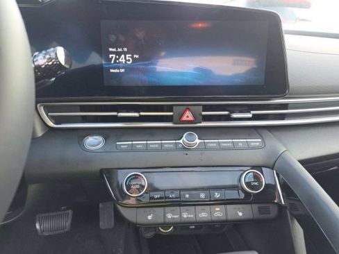 Certified 2026 Hyundai Elantra Limited FWD image 10
