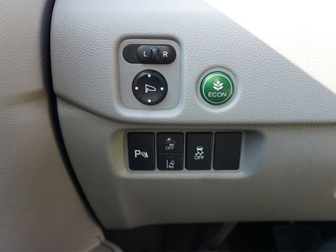 Used 2020 Honda Pilot Touring image 3