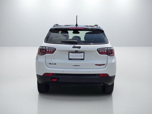 Used 2025 Jeep Compass Trailhawk AWD/4WD image 5