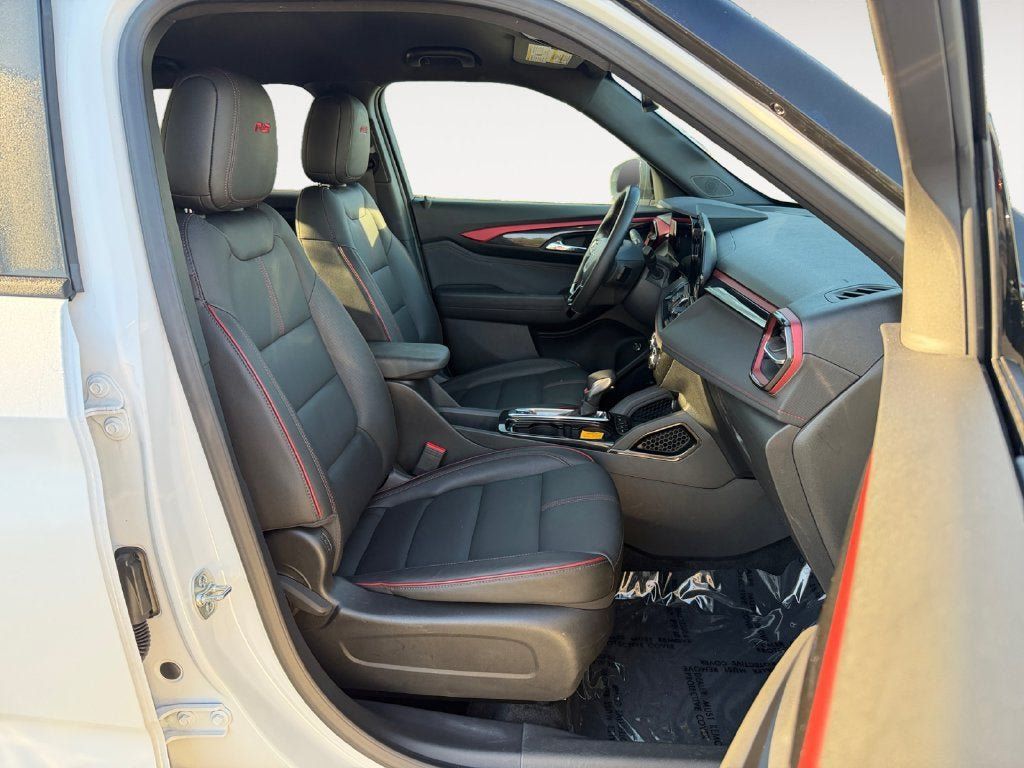 Certified 2025 Chevrolet TrailBlazer RS w/ Convenience Package AWD/4WD image 25