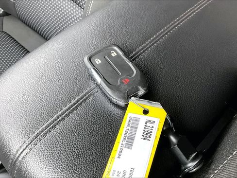 Used 2024 GMC Terrain SLE AWD/4WD image 15