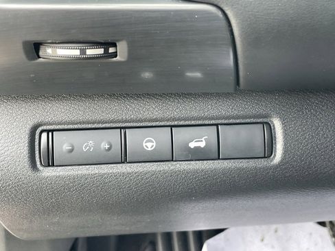 Used 2023 Nissan Pathfinder SL image 31