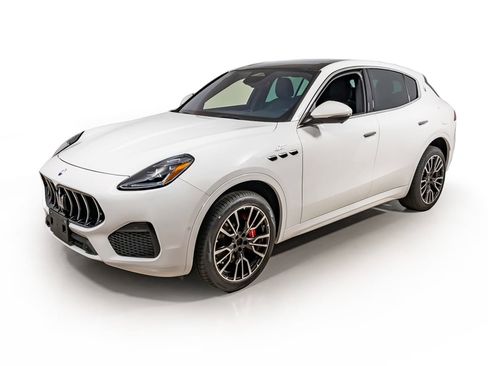 Used 2024 Maserati Grecale GT image 3