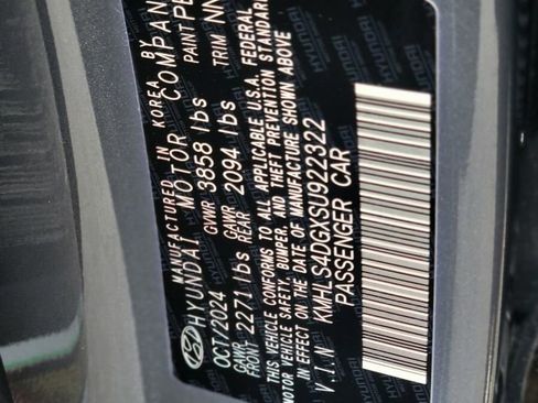 Used 2025 Hyundai Elantra SEL image 32