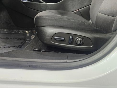 Used 2023 Chevrolet Malibu LT image 26