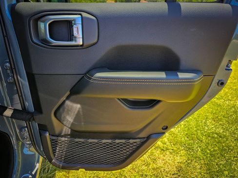 New 2026 Jeep Gladiator Sport AWD/4WD image 33