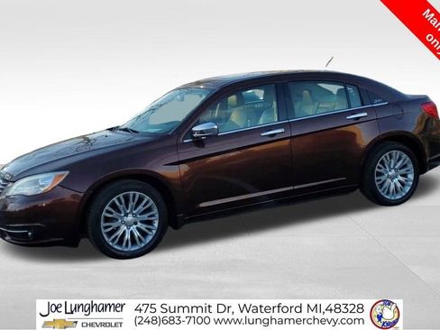 Used 2012 Chrysler 200 Limited image 4