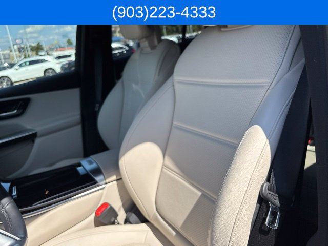 Used 2023 Mercedes-Benz GLC 300 4MATIC image 37