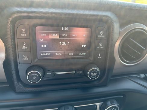 Used 2020 Jeep Wrangler Sport image 14