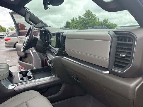 Certified 2025 Chevrolet Silverado 2500 LTZ w/ LTZ Premium Package AWD/4WD image 36