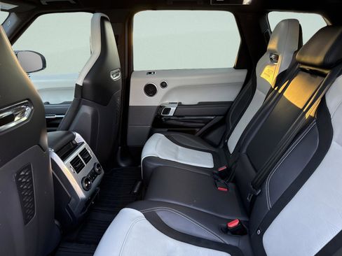 Used 2021 Land Rover Range Rover Sport SVR image 36