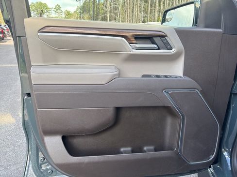 Used 2025 Chevrolet Silverado 1500 LT AWD/4WD image 43