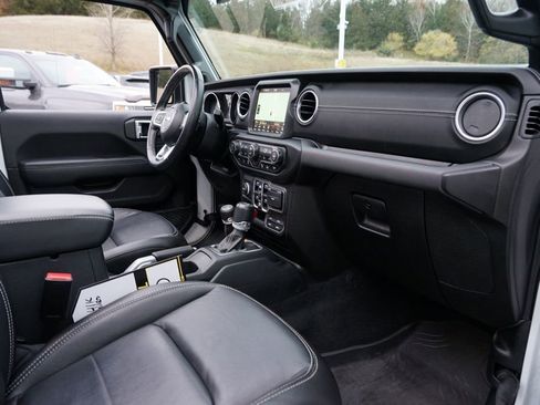 Used 2022 Jeep Wrangler Unlimited Sahara w/ Cold Weather Group image 29