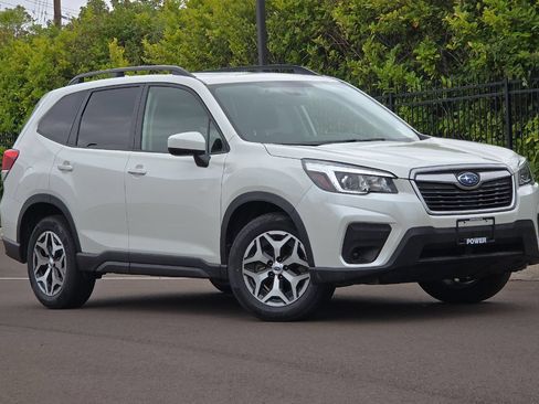 Used 2020 Subaru Forester Premium AWD/4WD image 2