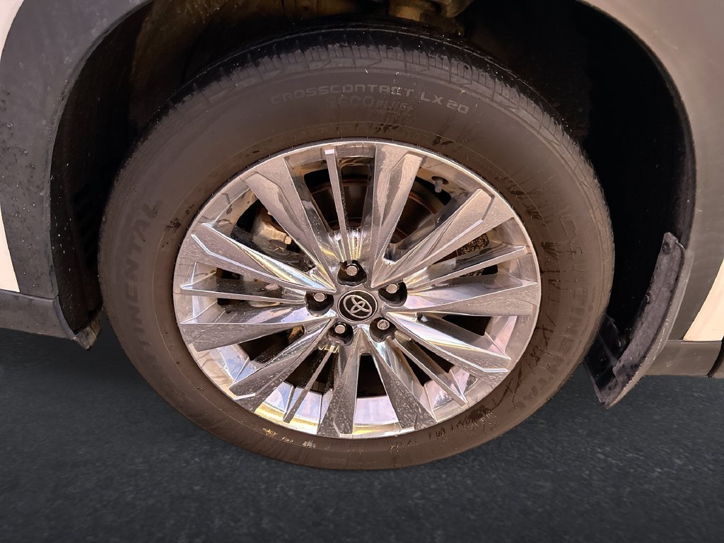 Used 2024 Toyota Grand Highlander AWD image 10