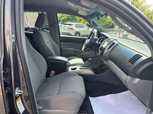 Used 2015 Toyota Tacoma 4x4 Double Cab w/ TRD Sport Package image 32
