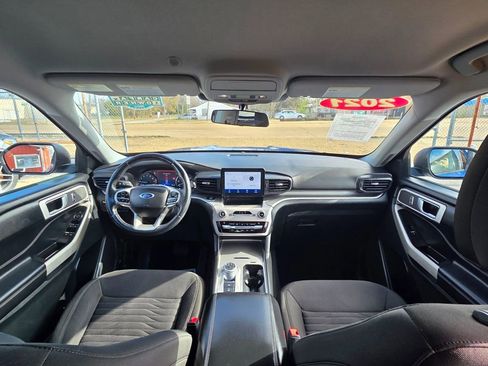 Used 2021 Ford Explorer XLT RWD image 14