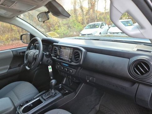Used 2022 Toyota Tacoma SR image 13