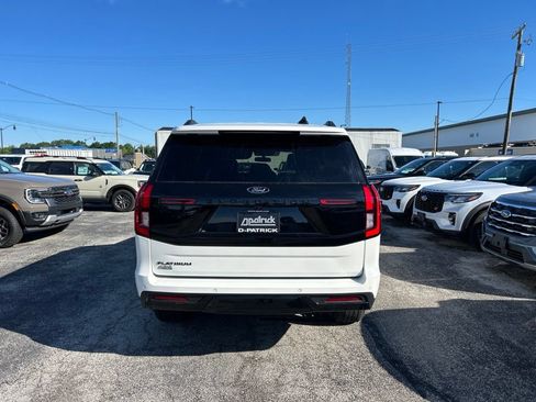Used 2025 Ford Expedition Platinum w/ Stealth Performance Package AWD/4WD image 10