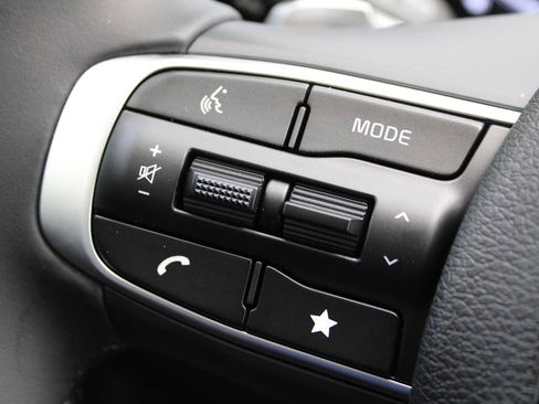 New 2025 Kia Sportage EX image 24