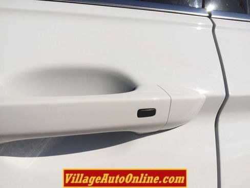 Used 2022 Volkswagen Tiguan SE AWD/4WD image 11