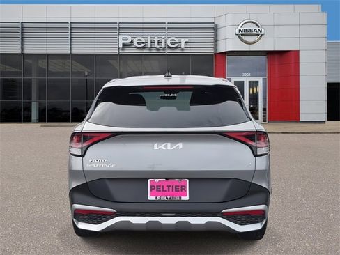 Used 2024 Kia Sportage LX image 5