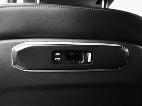 Used 2026 BMW X5 xDrive40i image 13