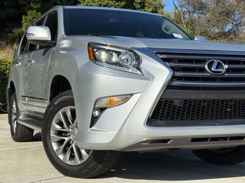 Used 2017 Lexus GX 460 Luxury AWD/4WD image 6
