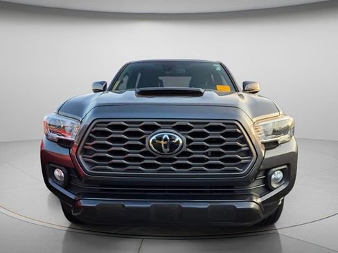 Used 2021 Toyota Tacoma TRD Sport RWD image 3