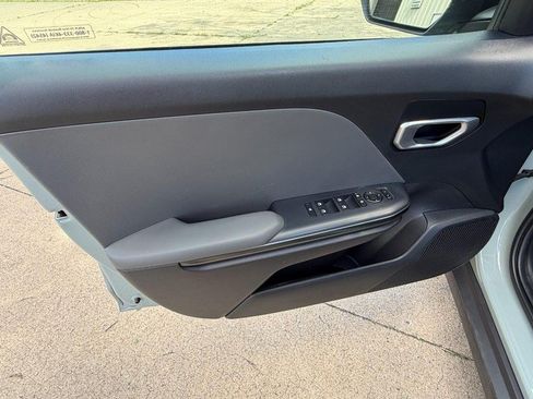 Used 2025 Kia K4 FWD image 22