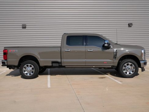 New 2026 Ford F350 King Ranch w/ Chrome Package AWD/4WD image 2