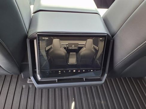 Used 2024 Tesla Cybertruck AWD Crew Cab image 15