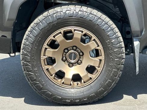Certified 2025 Toyota 4Runner Trailhunter AWD/4WD image 31