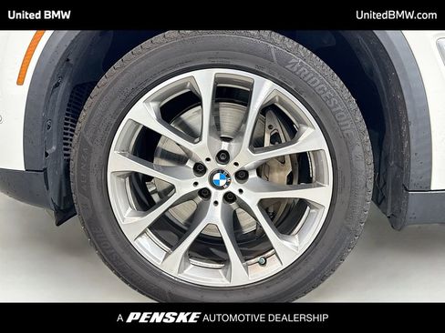 Used 2021 BMW X5 xDrive45e w/ Premium Package image 2