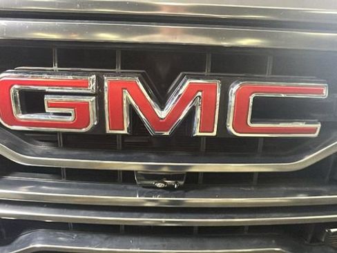 Used 2022 GMC Sierra 1500 AT4 w/ AT4 Premium Package AWD/4WD image 9