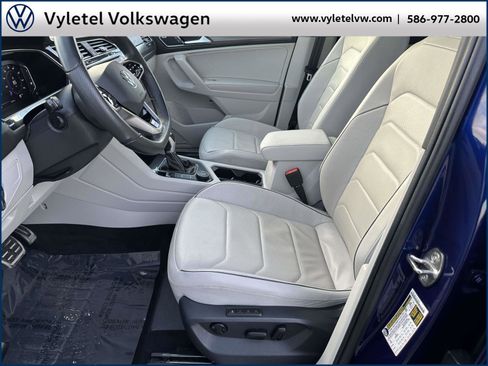 Certified 2022 Volkswagen Tiguan SEL R-Line image 20