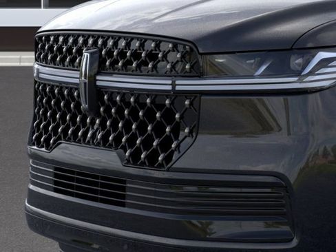 New 2026 Lincoln Navigator Black Label AWD/4WD image 17