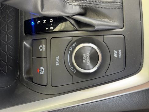 Certified 2023 Toyota RAV4 XLE image 31