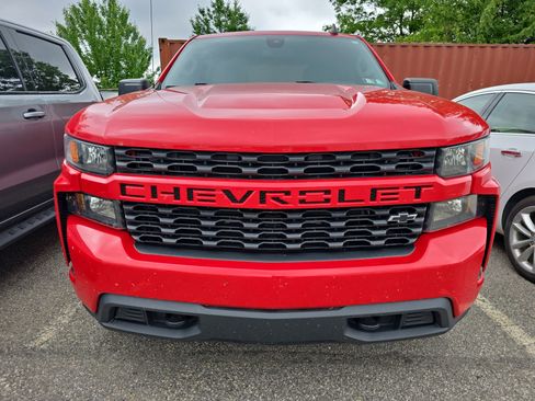 Used 2022 Chevrolet Silverado 1500 Custom w/ LPO, Dark Essentials Package AWD/4WD image 2