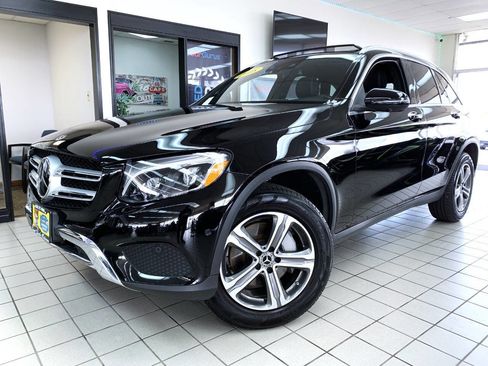Used 2018 Mercedes-Benz GLC 300 4MATIC image 1