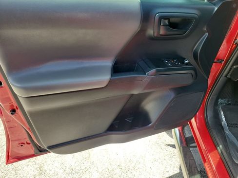 Used 2018 Toyota Tacoma SR w/ SR Convenience Package RWD image 19