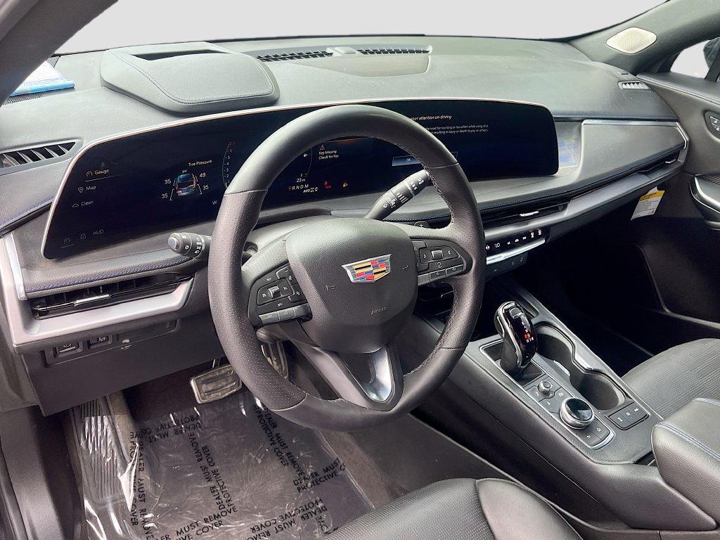 Used 2025 Cadillac XT4 Sport AWD/4WD image 9