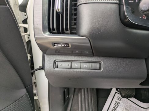 Used 2023 Nissan Pathfinder SL w/ Lighting Package (N92) image 10