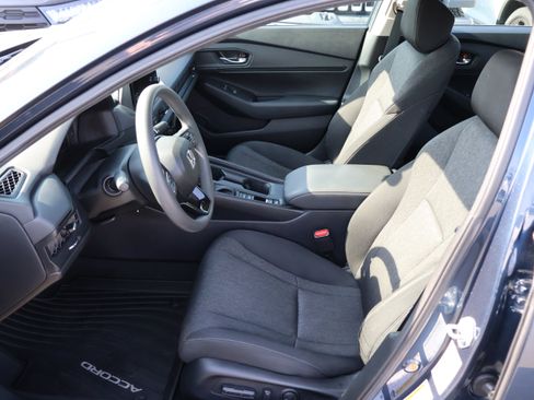 Used 2025 Honda Accord SE image 17