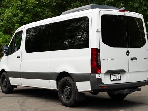 Used 2021 Mercedes-Benz Sprinter 2500 image 6